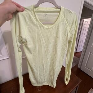 Lululemon Athletica Soft Yellow Long Sleeve Tee swiftly tech